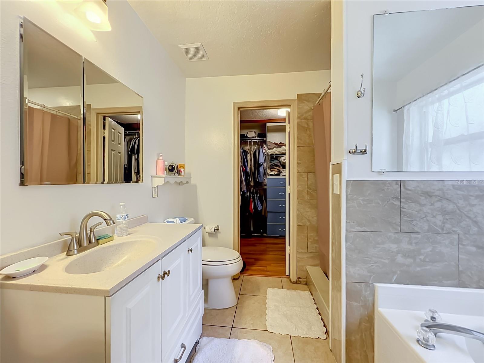 12900 Los Alamitos Ct Property Photo 51
