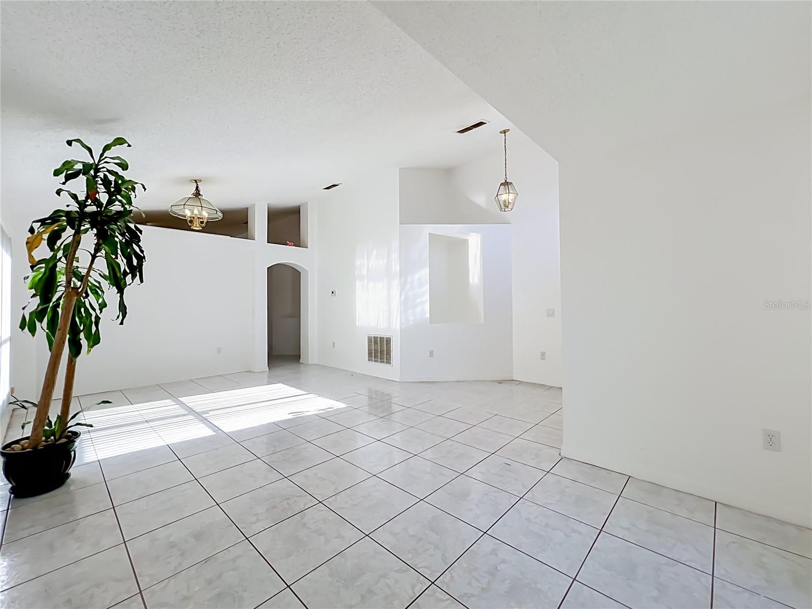 11781 Hatcher Cir Property Photo 4