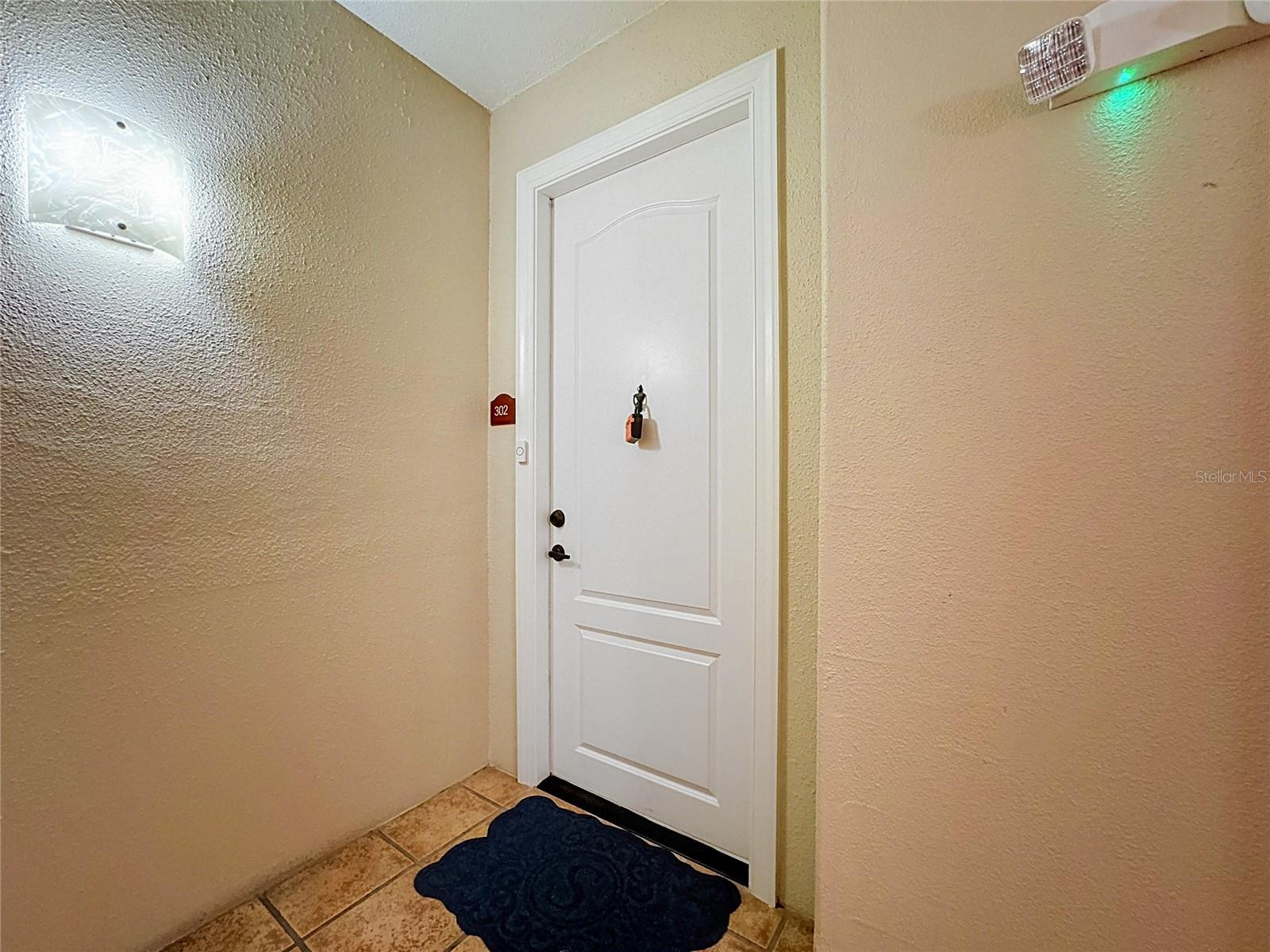 509 Mirasol Cir #302 Property Photo 6