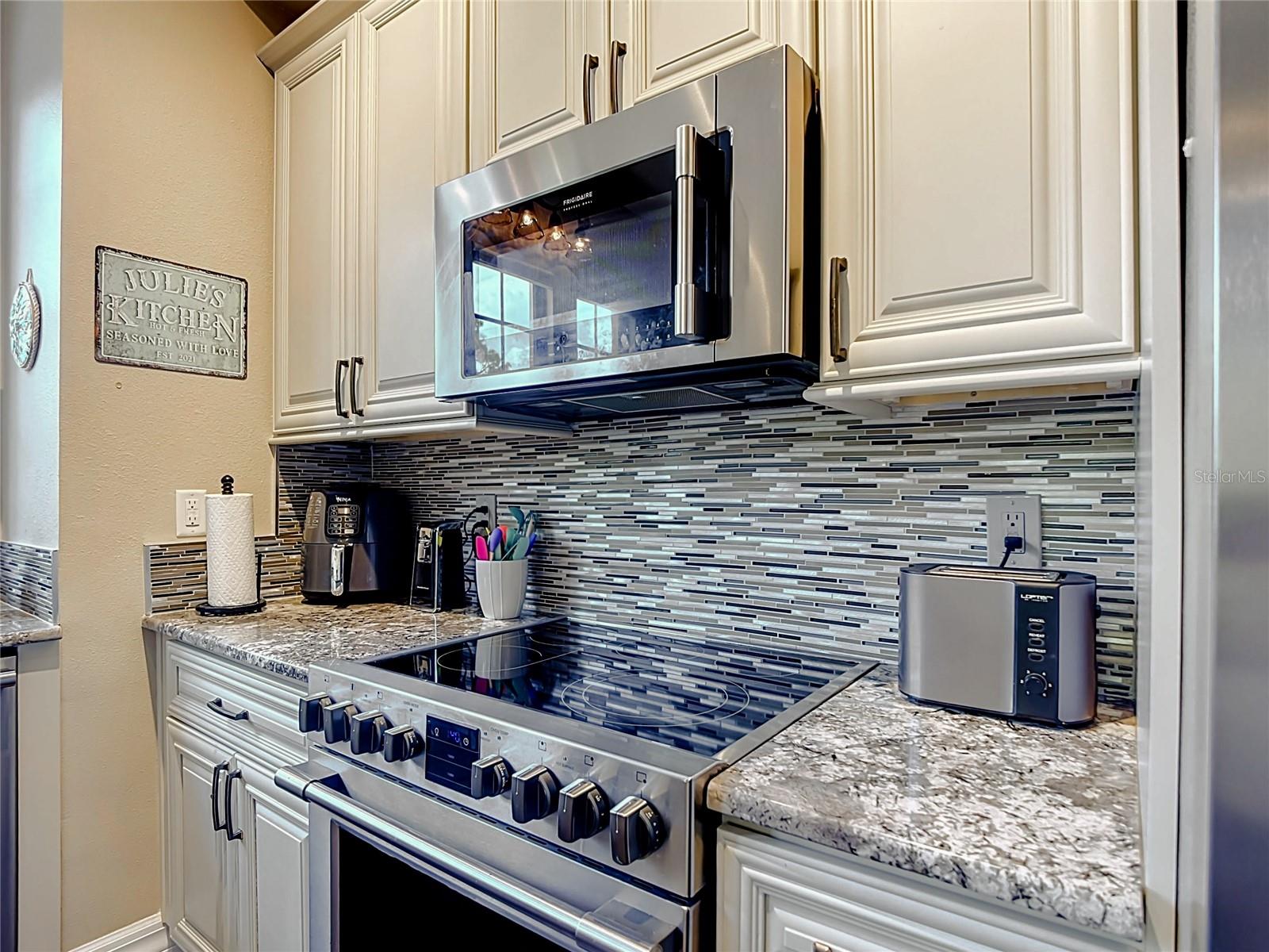 509 Mirasol Cir #302 Property Photo 20