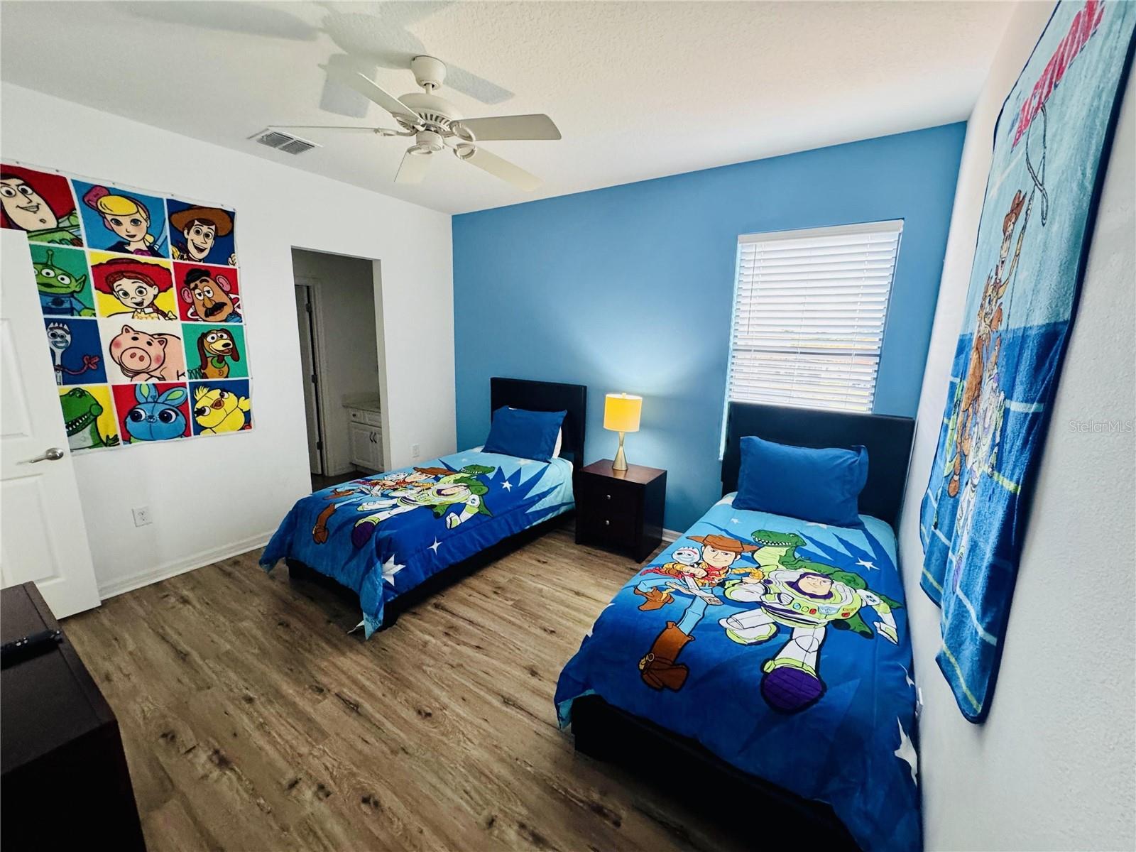2586 Rosemont Cir Property Photo 8