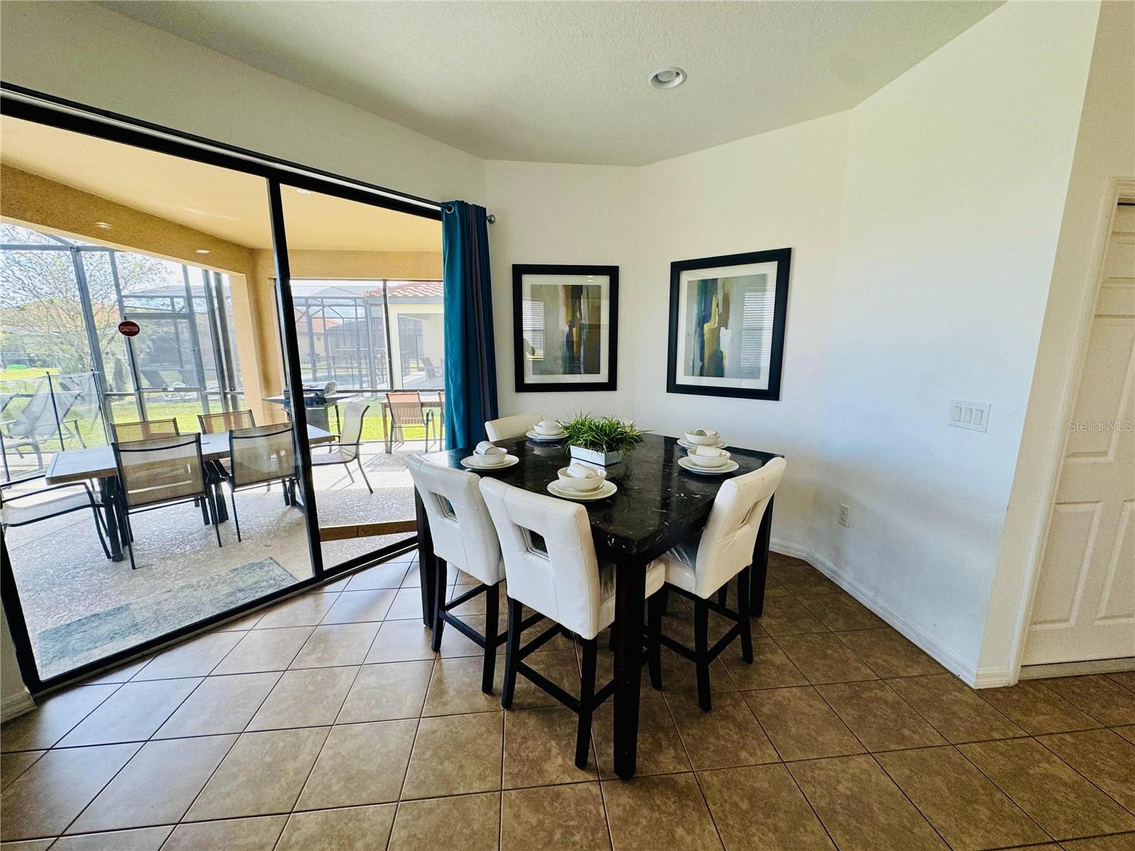 2586 Rosemont Cir Property Photo 15
