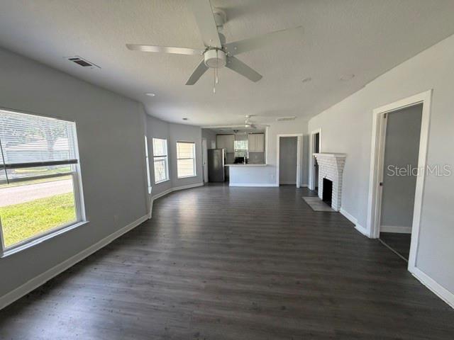 295 S Oak Ave Property Photo 2