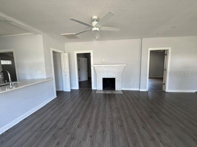 295 S Oak Ave Property Photo 3
