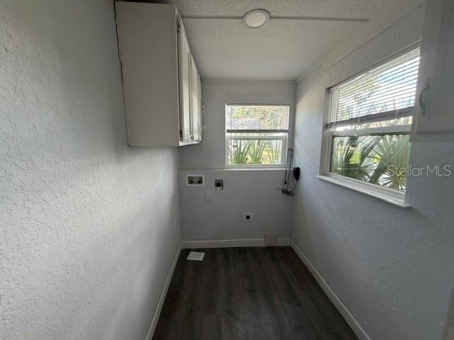 295 S Oak Ave Property Photo 6