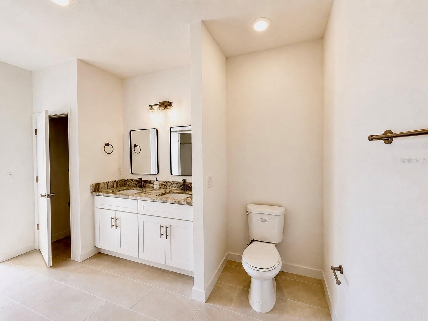 424 Maitland Ct Property Photo 8