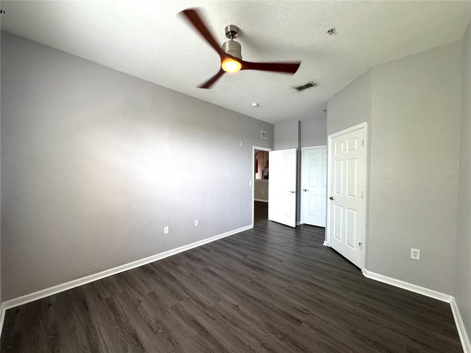 8660 Buccilli Dr #305 Property Photo 4