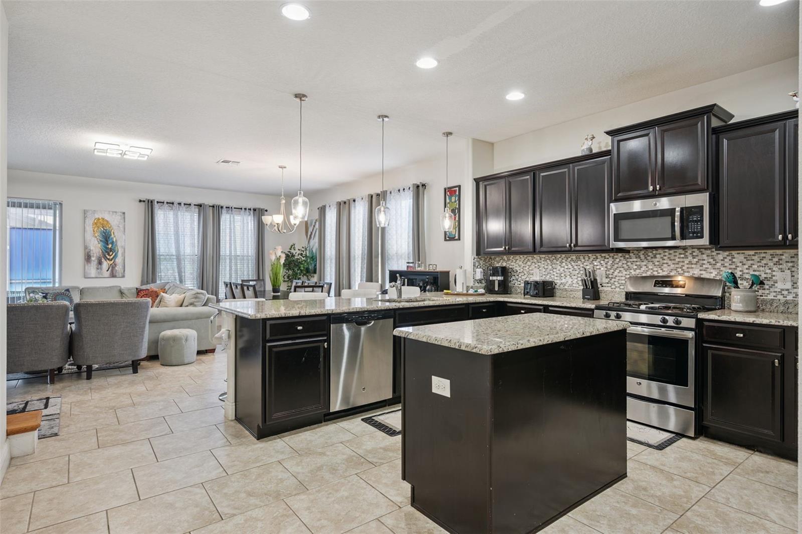 4136 Oaktree Dr Property Photo 10