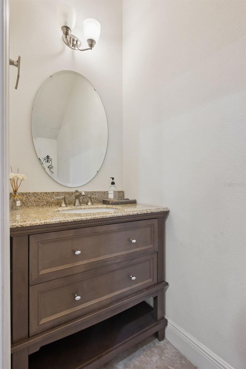4136 Oaktree Dr Property Photo 25