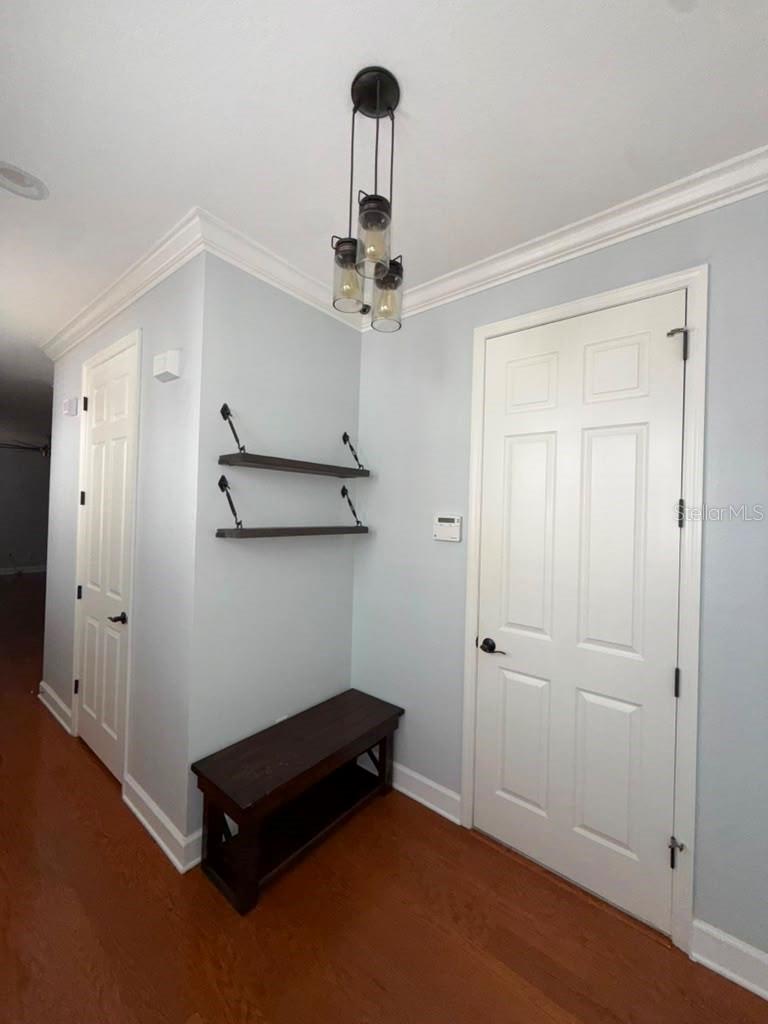 113 S Packwood Ave #b Property Photo 9