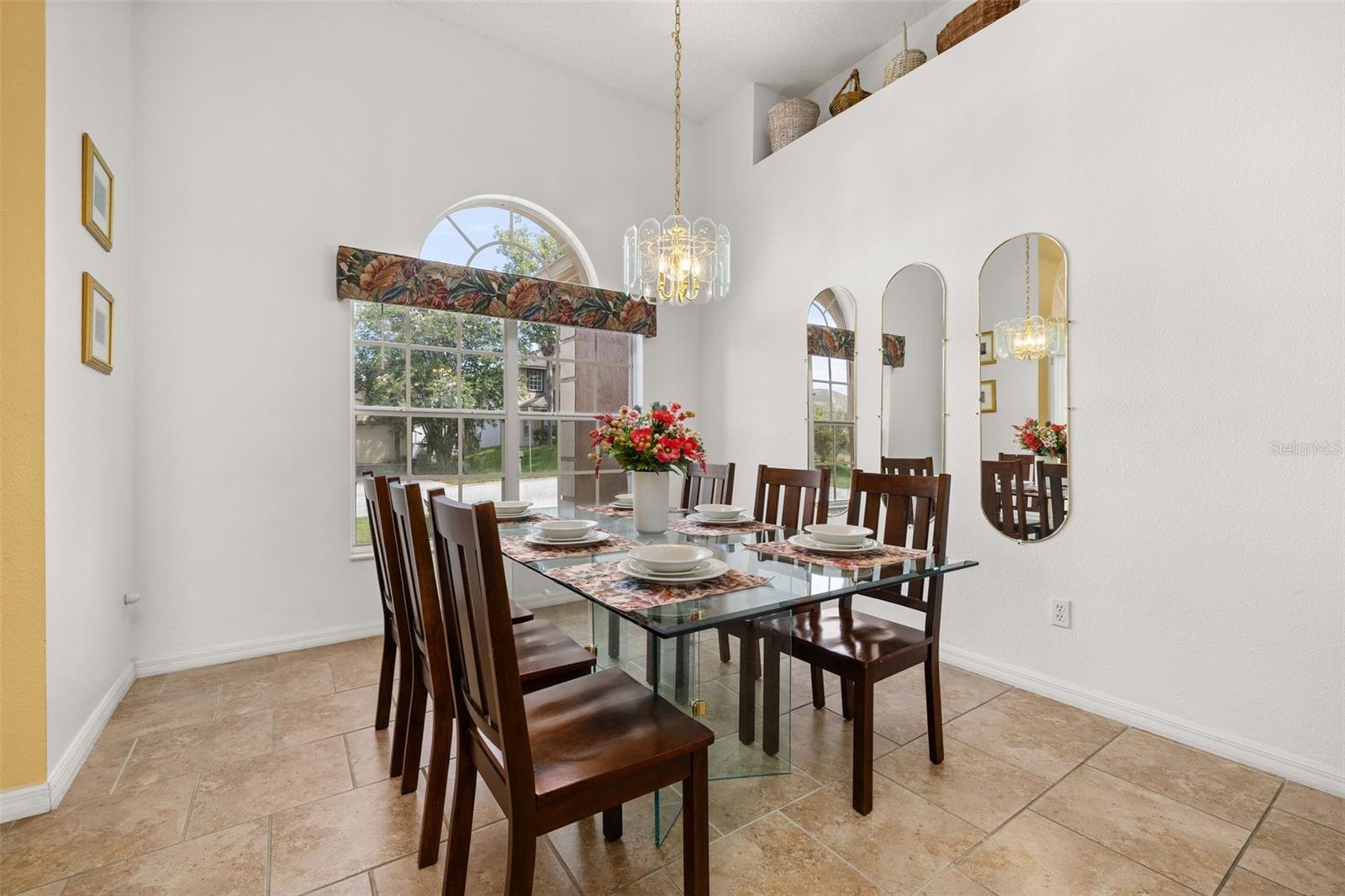 327 Greeley Loop Property Photo 5