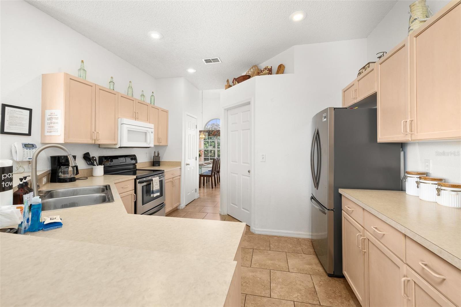 327 Greeley Loop Property Photo 18