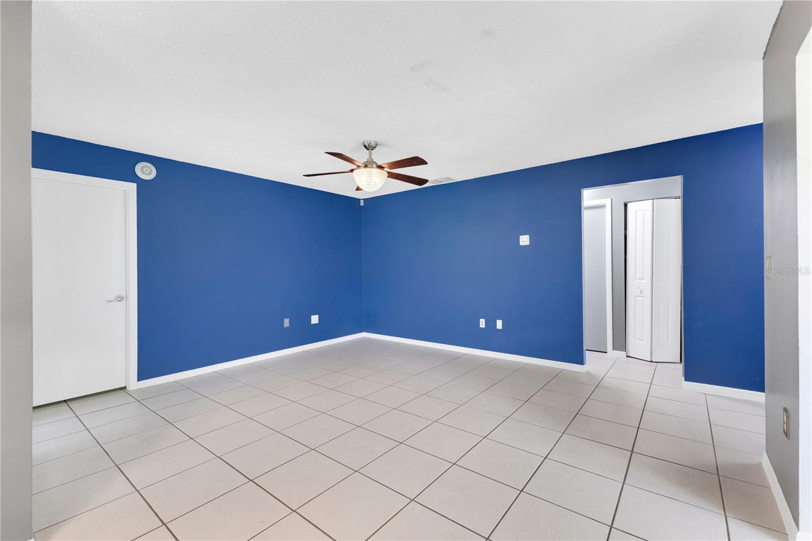 545 Hunter Cir Property Photo 6
