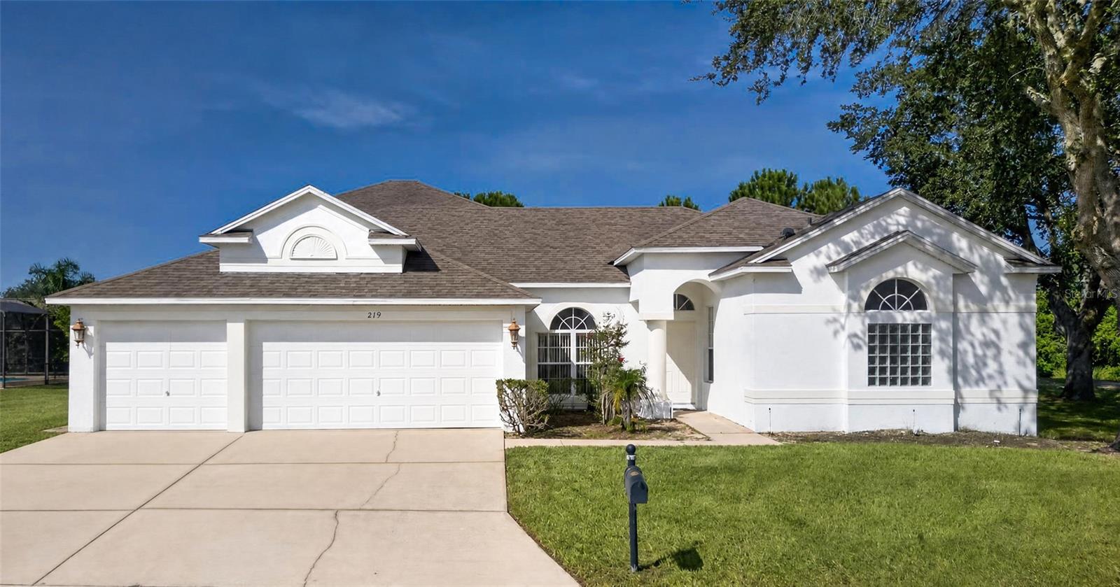 219 Blue Heron Ct Property Photo