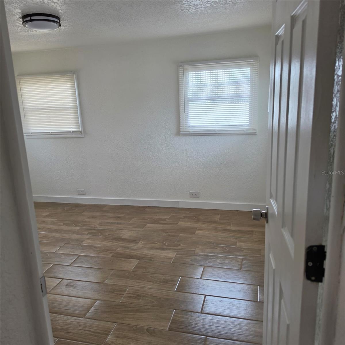 2010 Oak St Property Photo 10