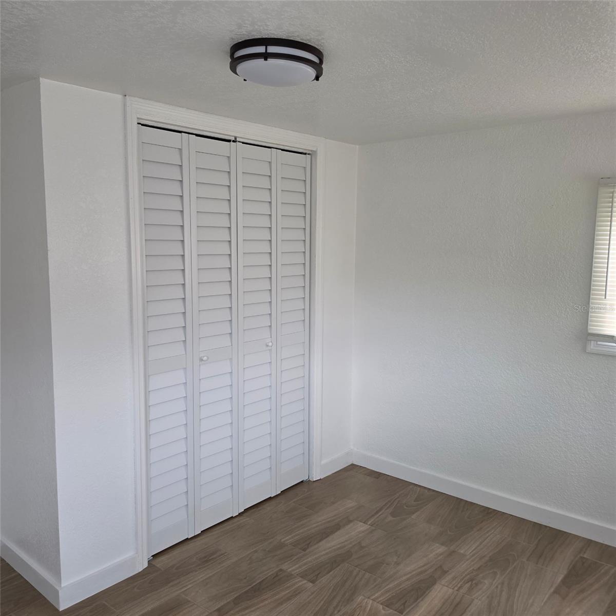 2010 Oak St Property Photo 12