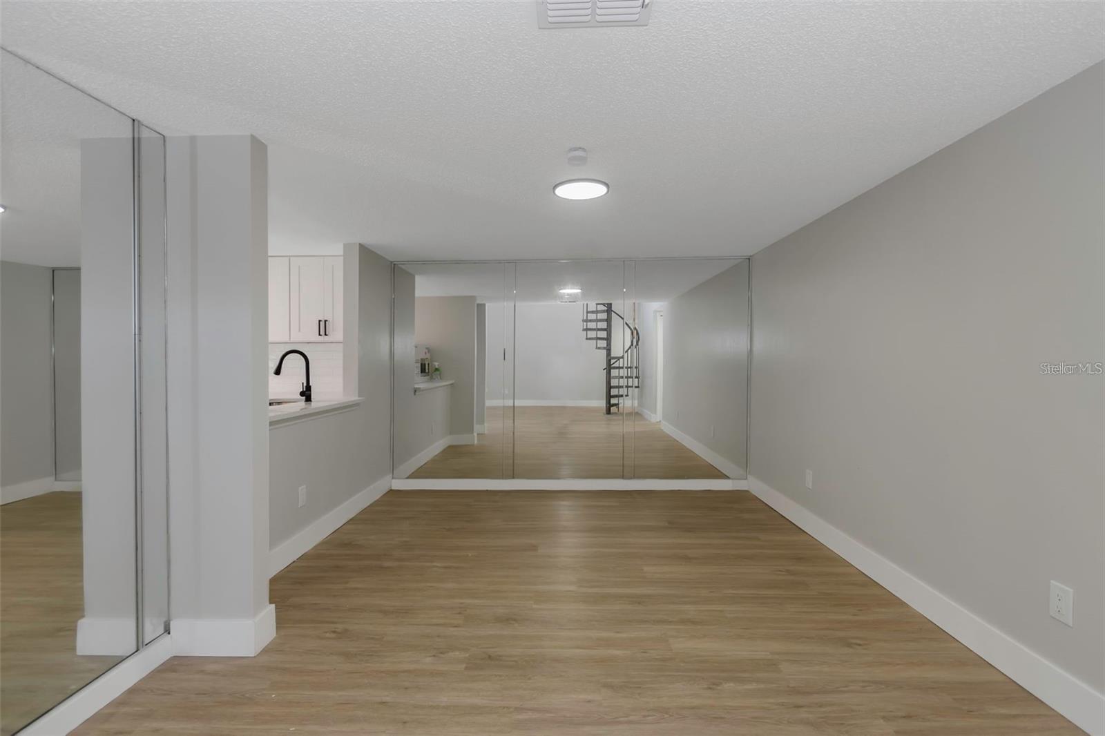 5151 Puritan Cir #1022 Property Photo 8