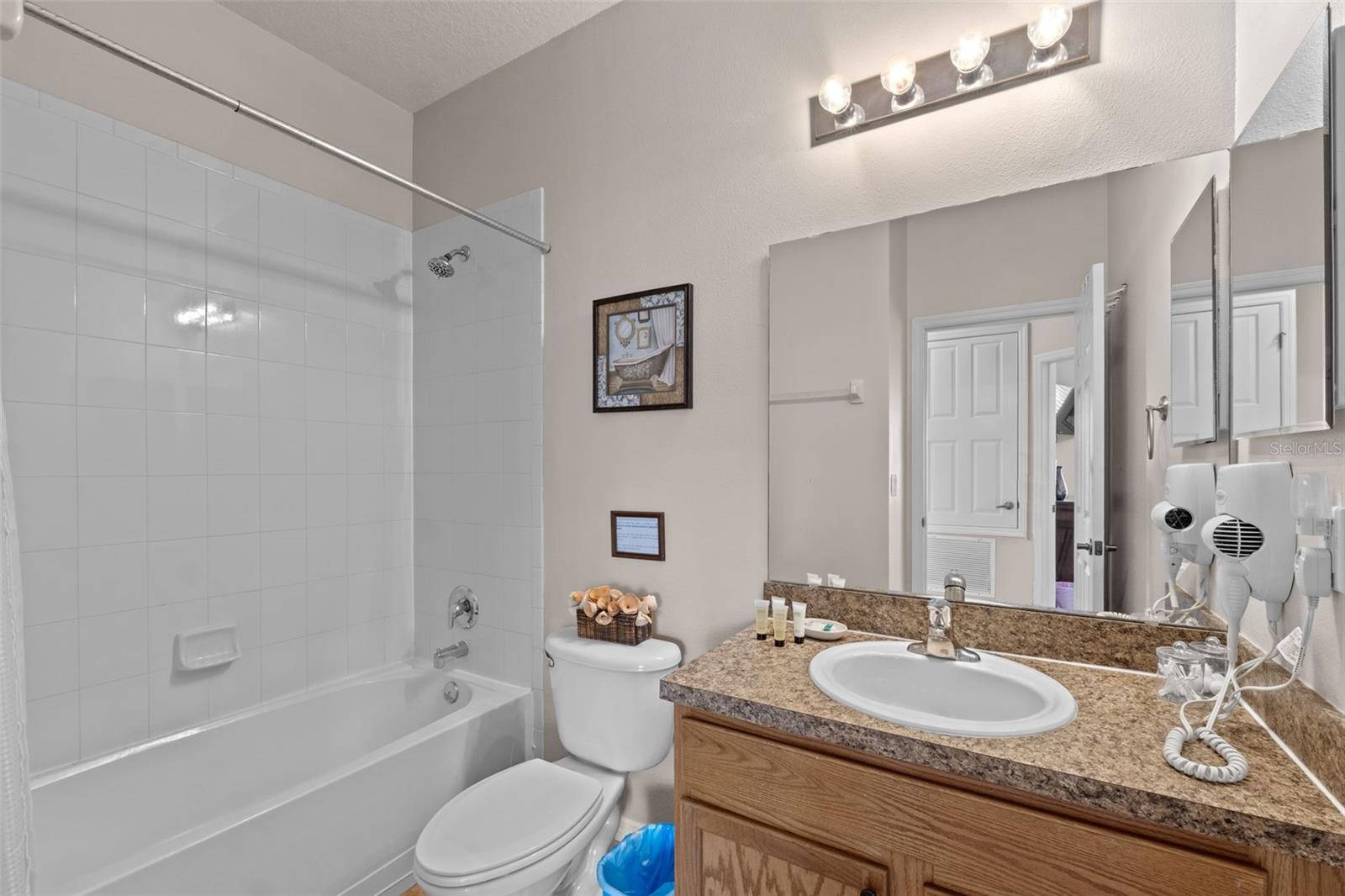 2835 Oakwater Dr #2835 Property Photo 11