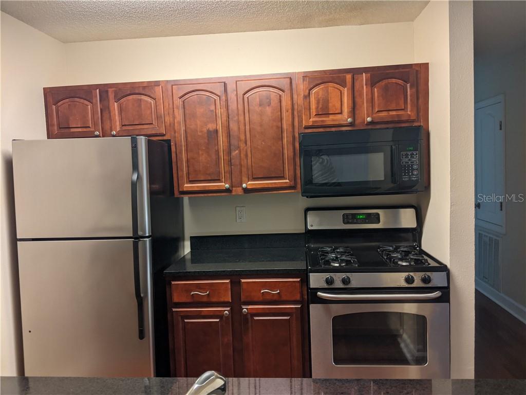 2031 Dixie Belle Dr #g Property Photo 17