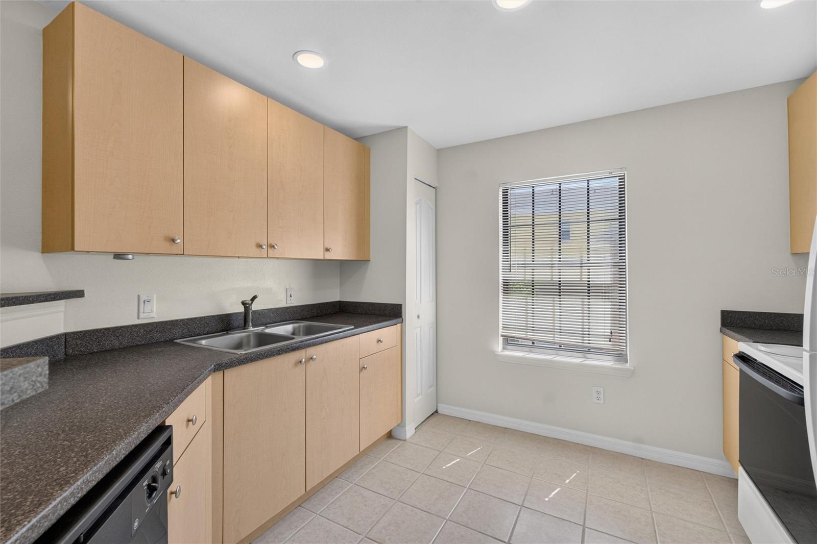 760 Centervale Dr #201 Property Photo 13
