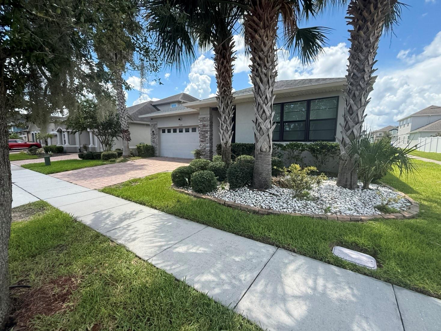 2524 Fontaine Dr Property Photo 2