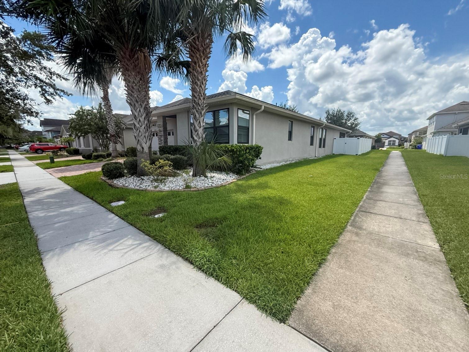 2524 Fontaine Dr Property Photo 3