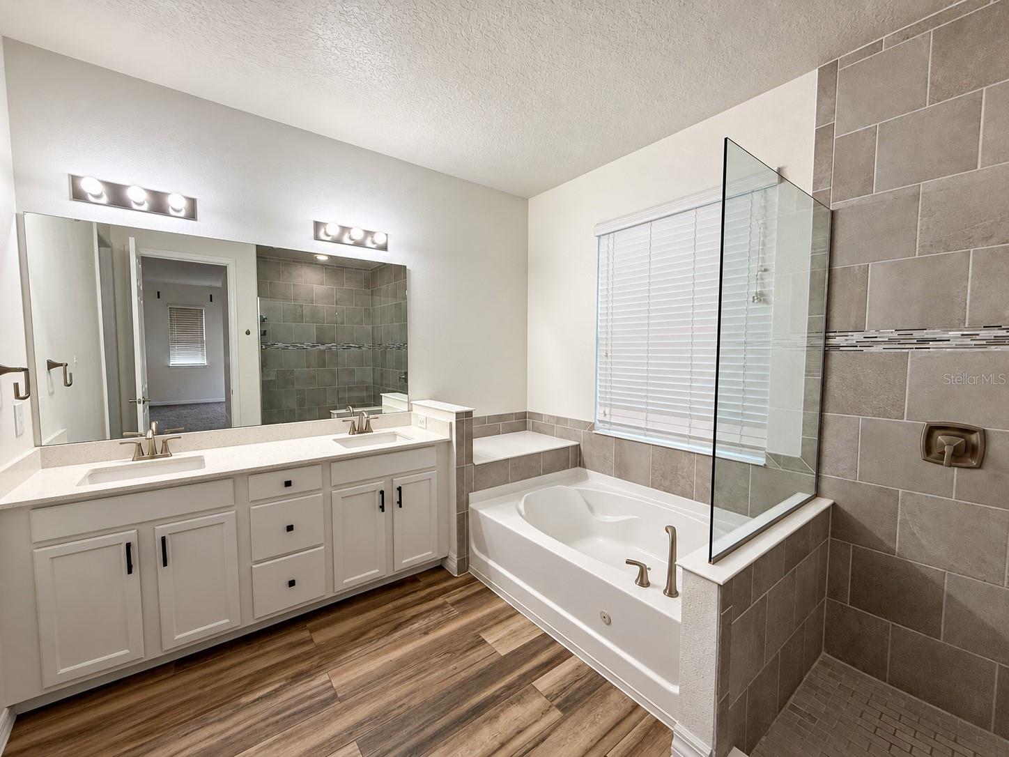 2524 Fontaine Dr Property Photo 22