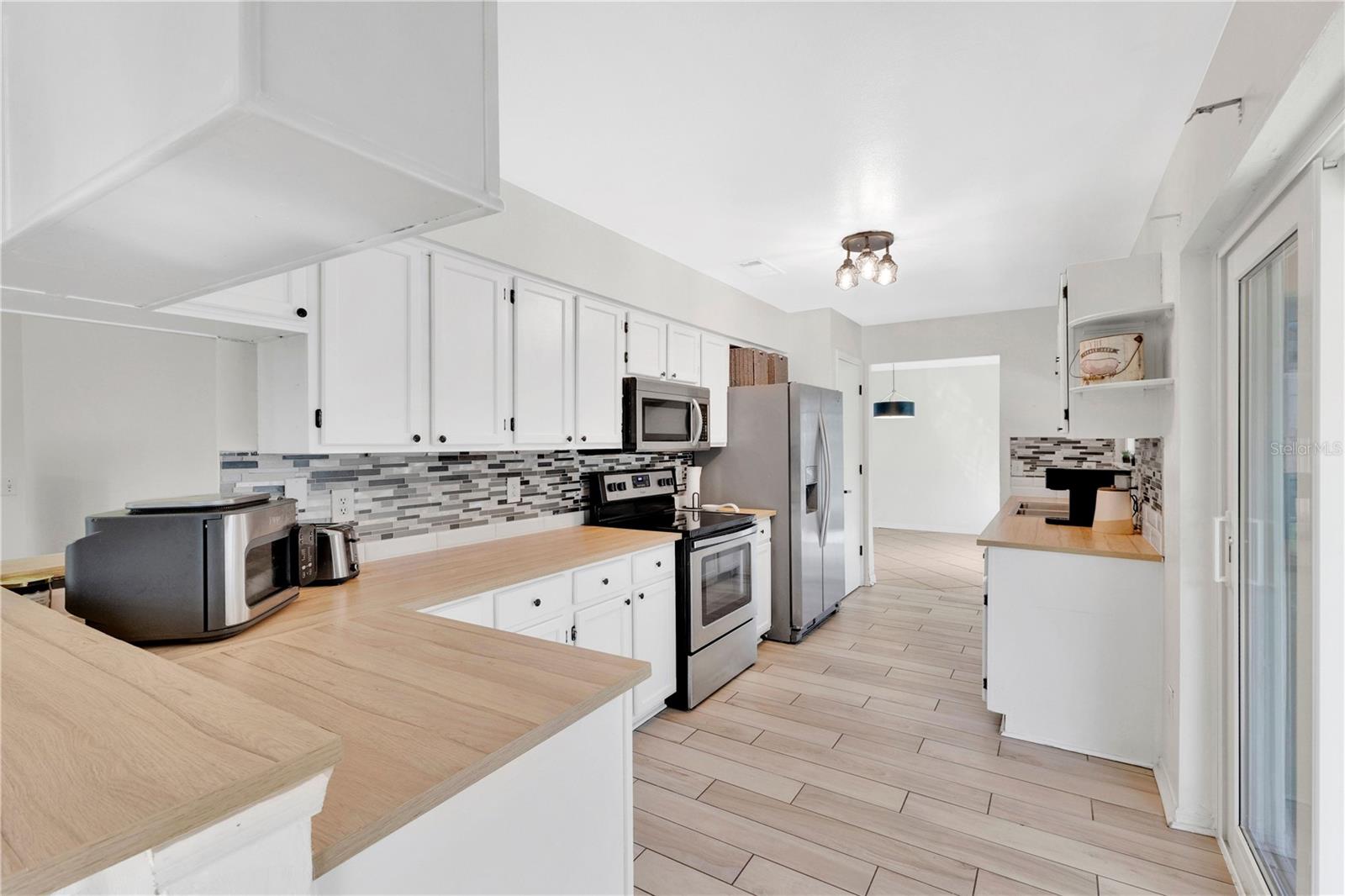 11296 Cypress Leaf Dr Property Photo 11