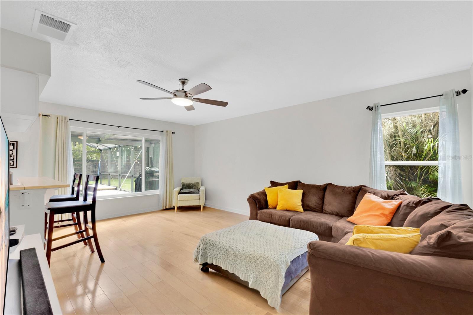 11296 Cypress Leaf Dr Property Photo 14