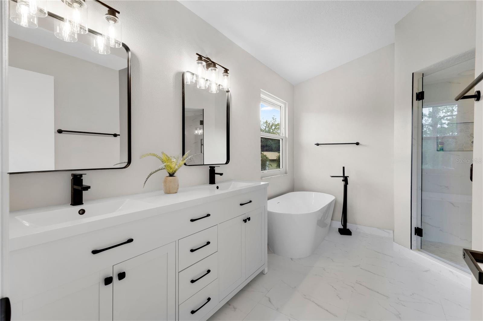 11296 Cypress Leaf Dr Property Photo 17