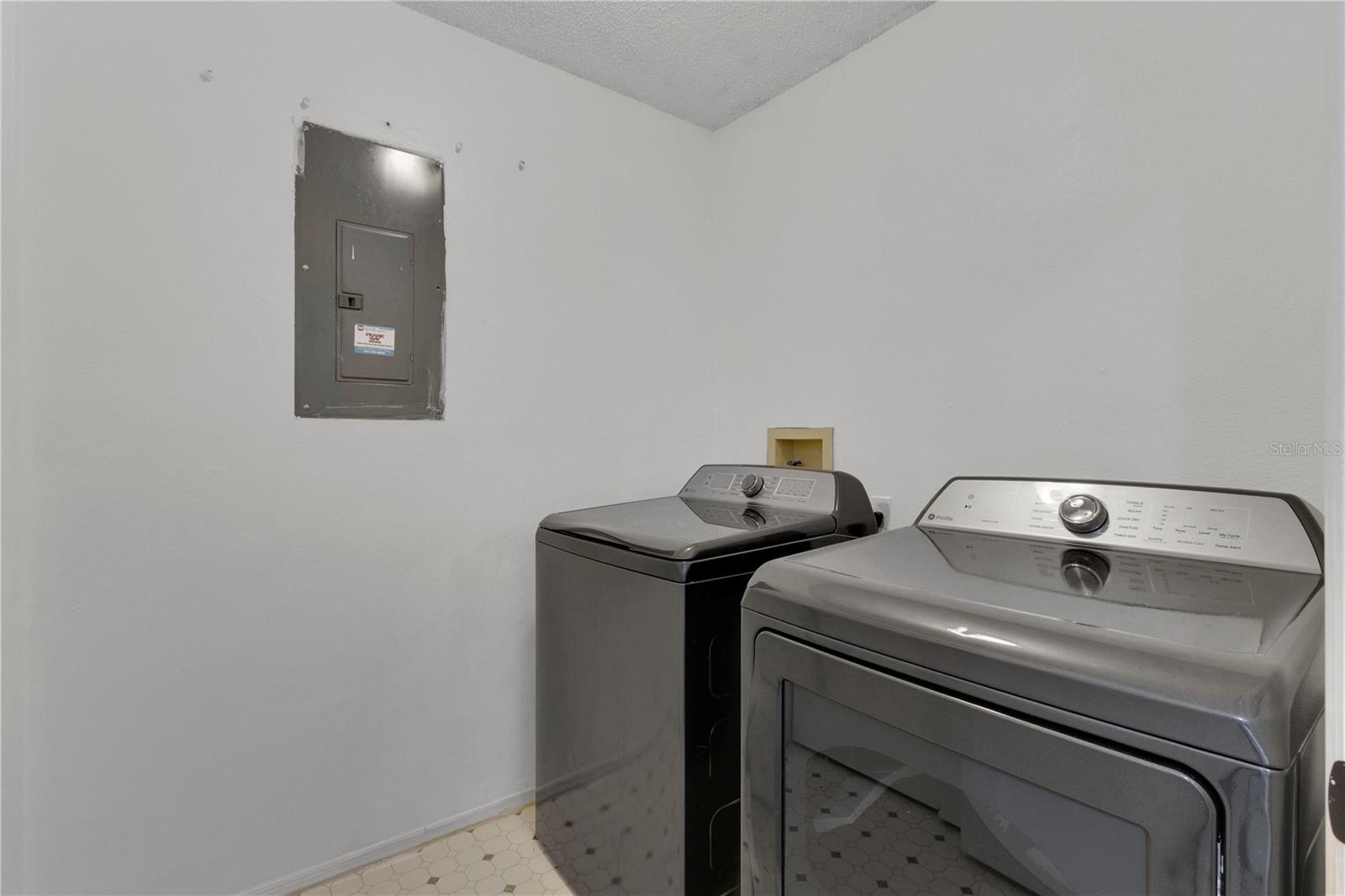 11296 Cypress Leaf Dr Property Photo 25