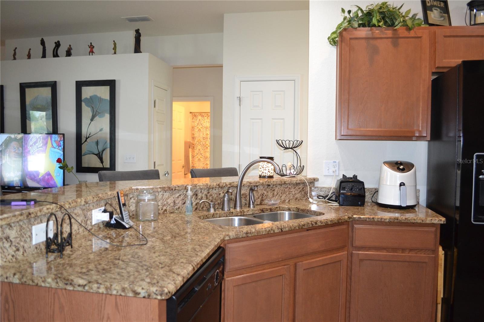 2828 Blackwater Creek Dr Property Photo 5