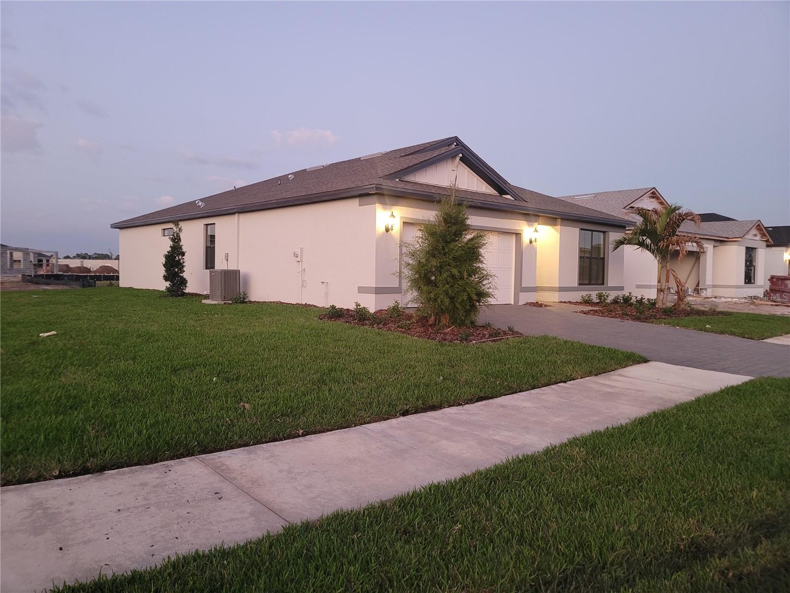 2530 Buckthorn Loop Property Photo 1