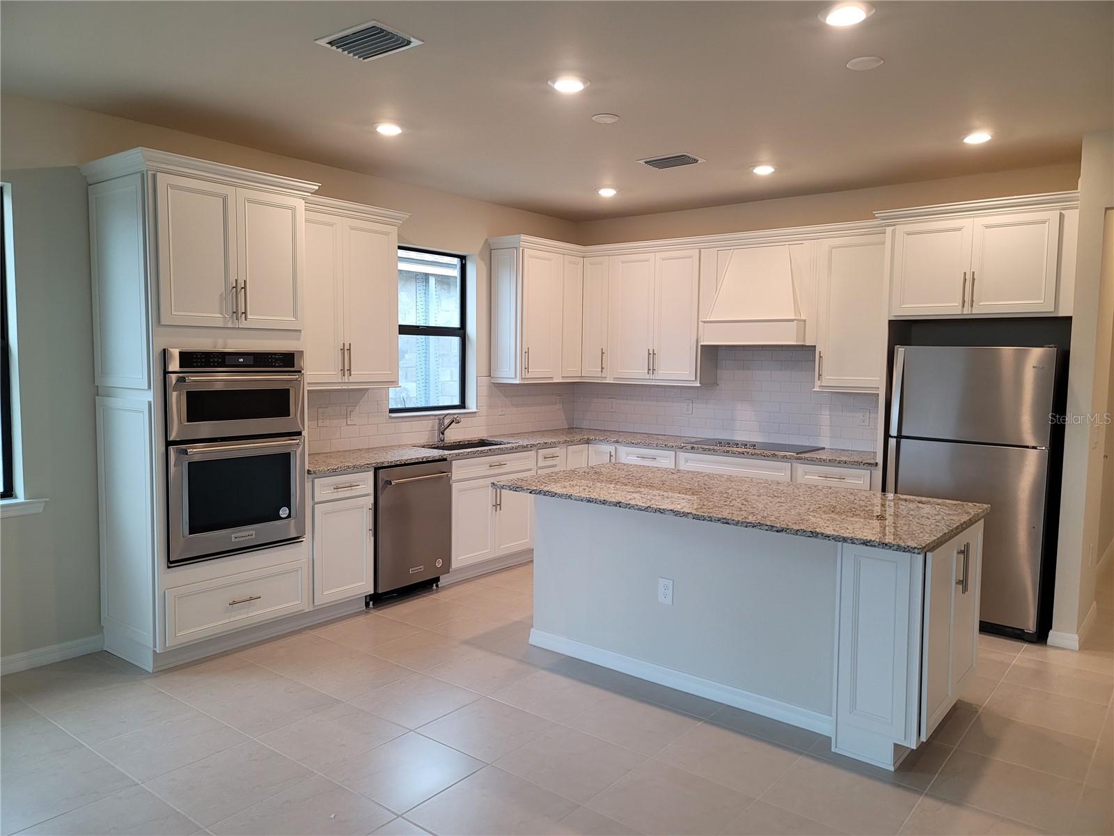 2530 Buckthorn Loop Property Photo 3