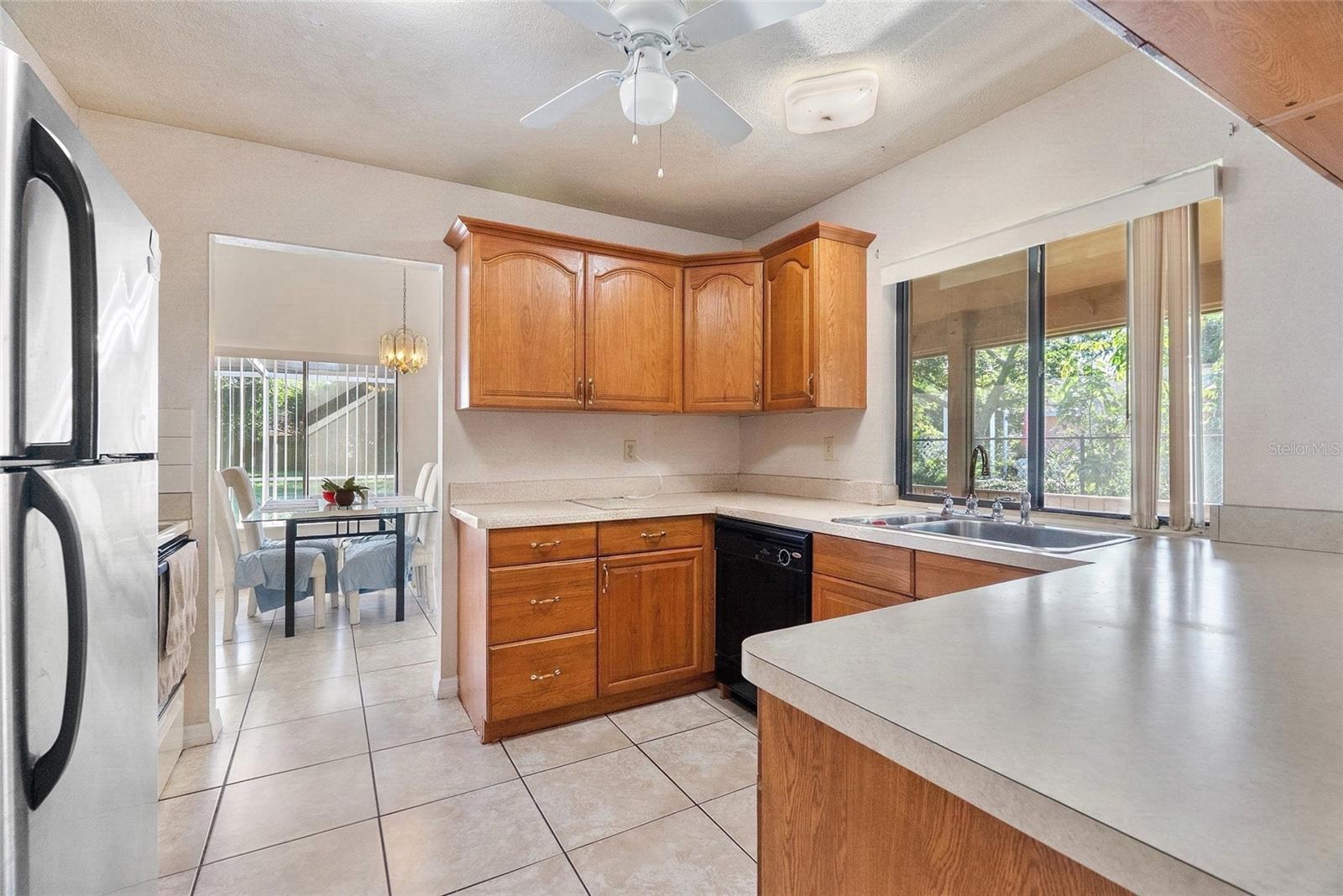 712 E Flag Way Property Photo 12