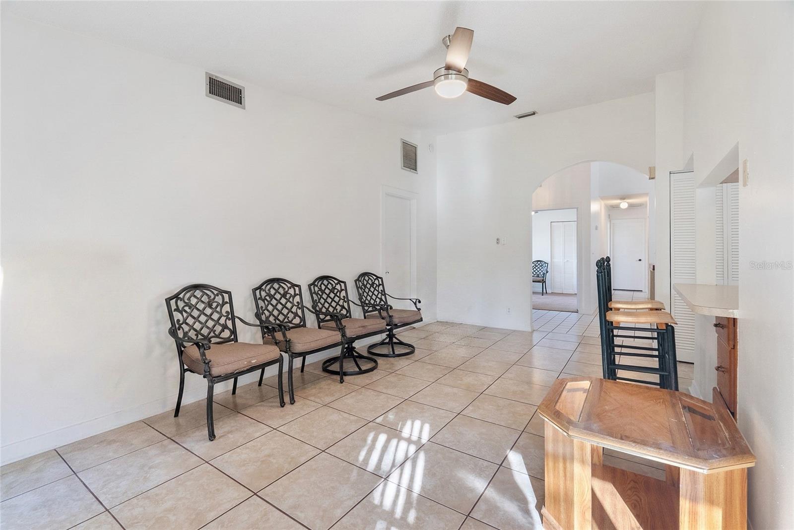 712 E Flag Way Property Photo 14
