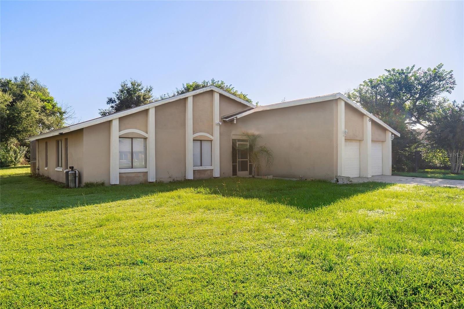 712 E Flag Way Property Photo 26