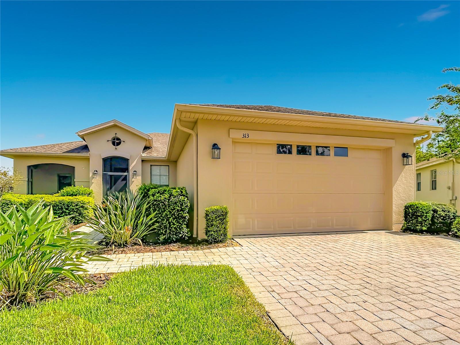313 MOORPARK WAY
