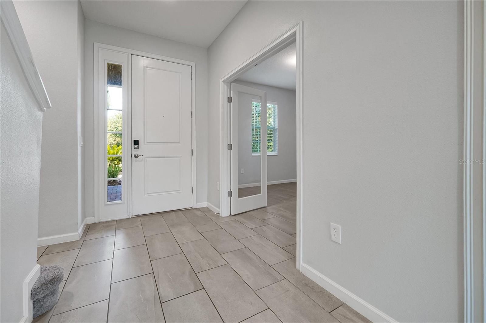 1121 Hendon Loop Property Photo 4
