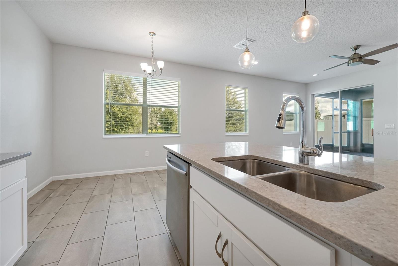 1121 Hendon Loop Property Photo 11