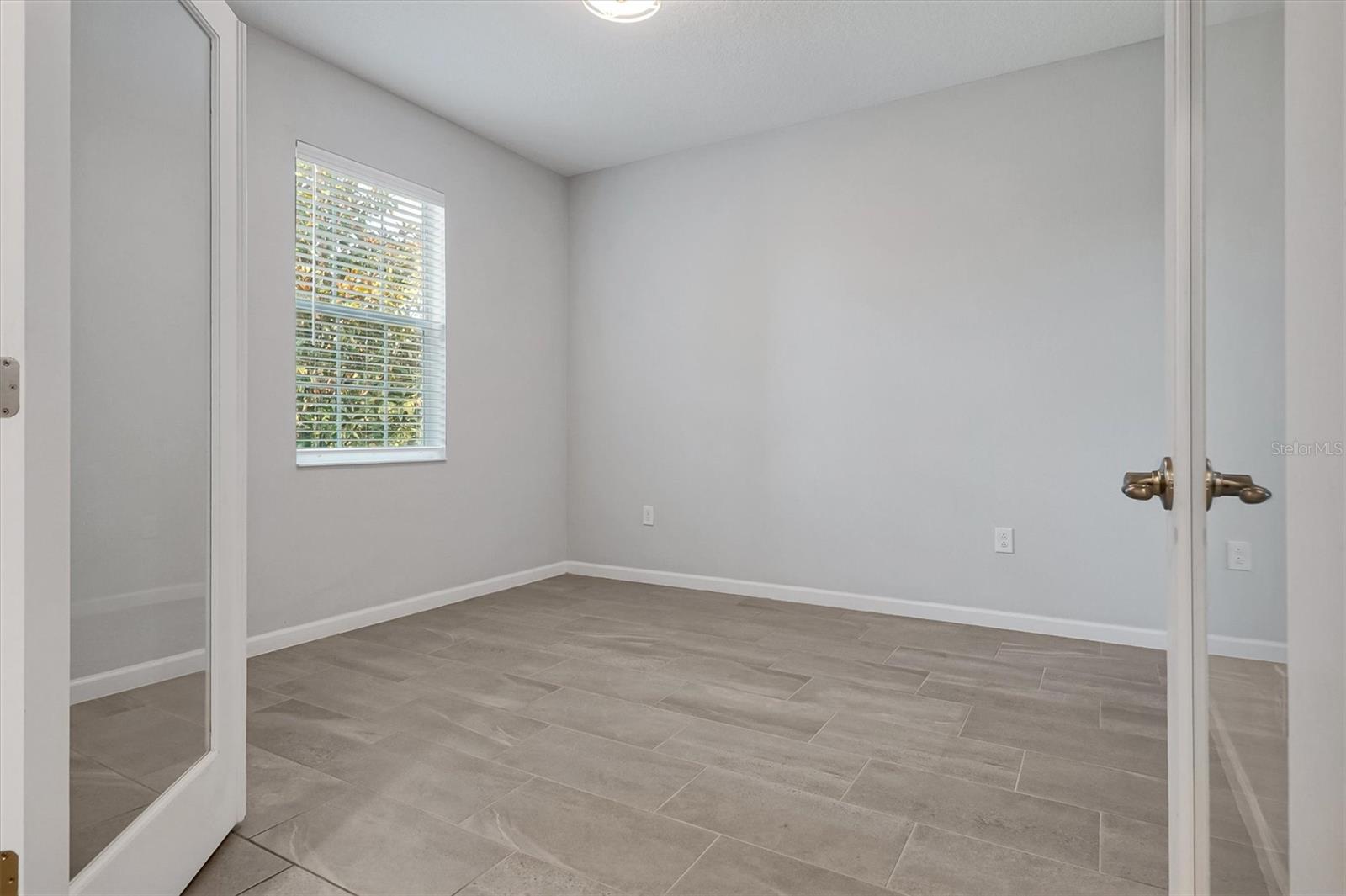 1121 Hendon Loop Property Photo 14