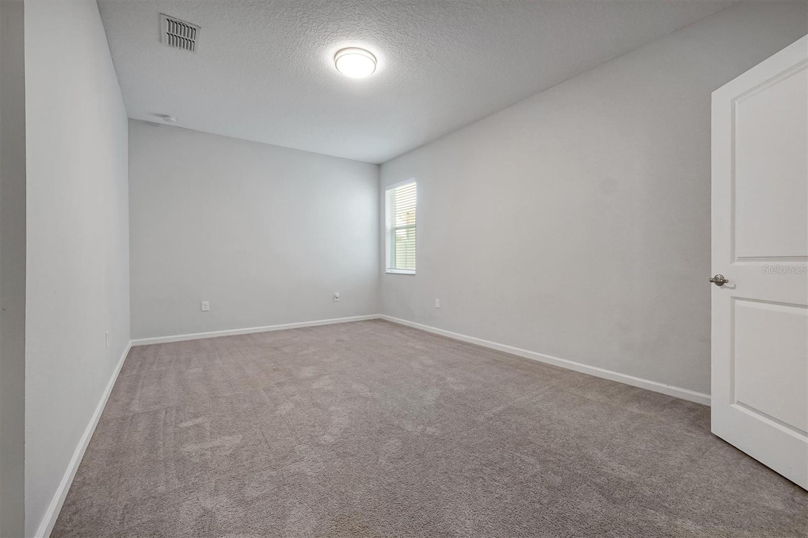 1121 Hendon Loop Property Photo 16