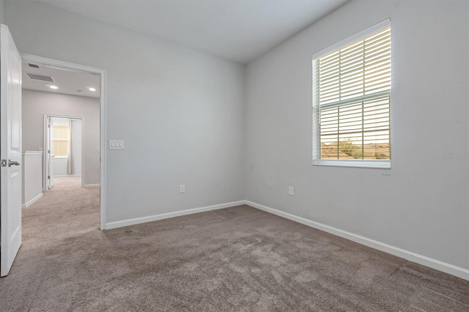 1121 Hendon Loop Property Photo 33