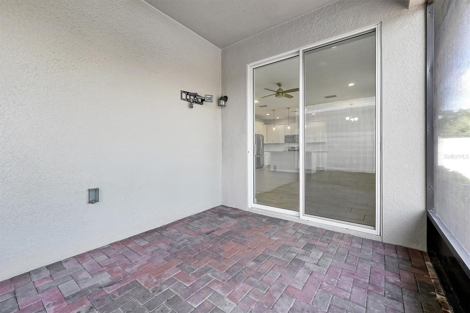 1121 Hendon Loop Property Photo 41