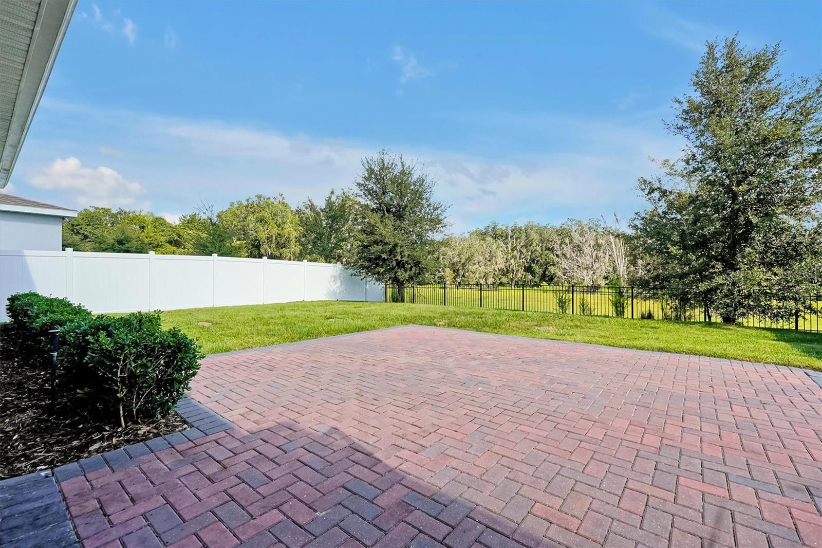 1121 Hendon Loop Property Photo 42