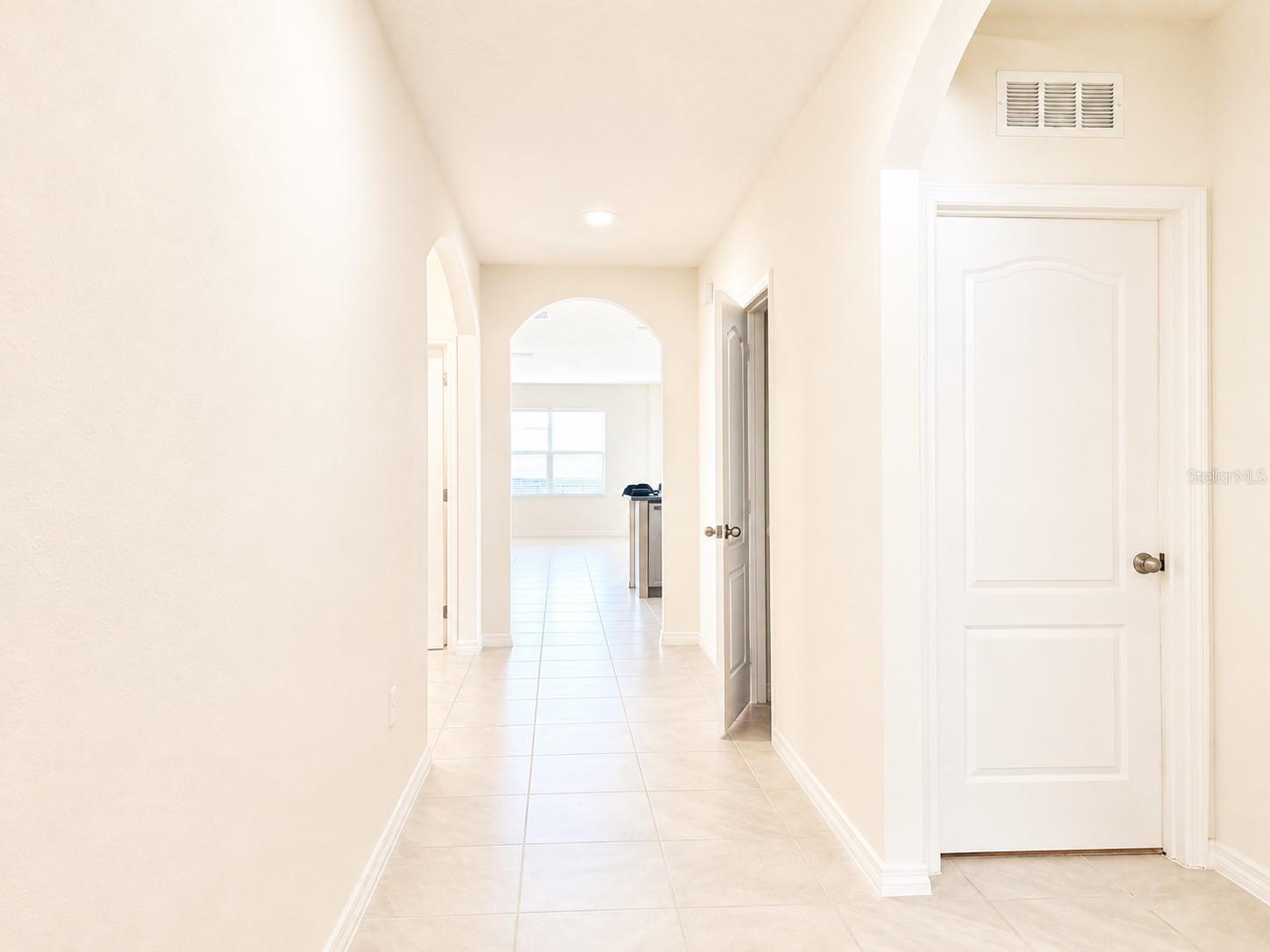 2132 Silver Brook Way Property Photo 2
