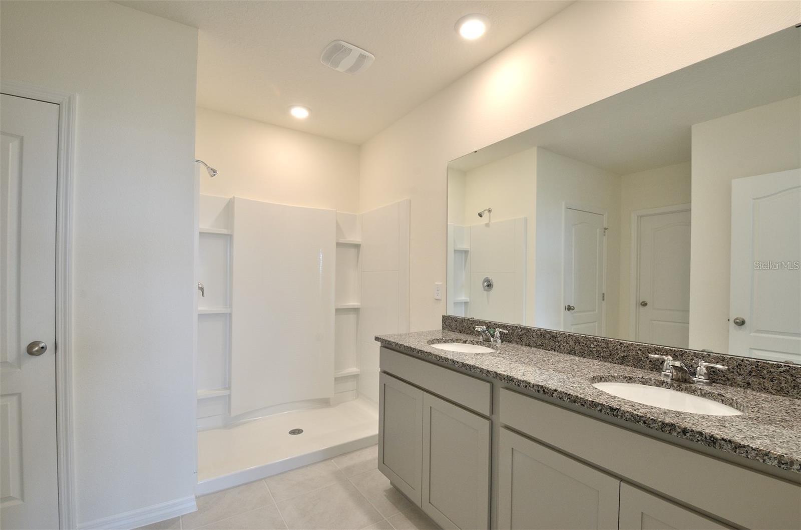 2132 Silver Brook Way Property Photo 18