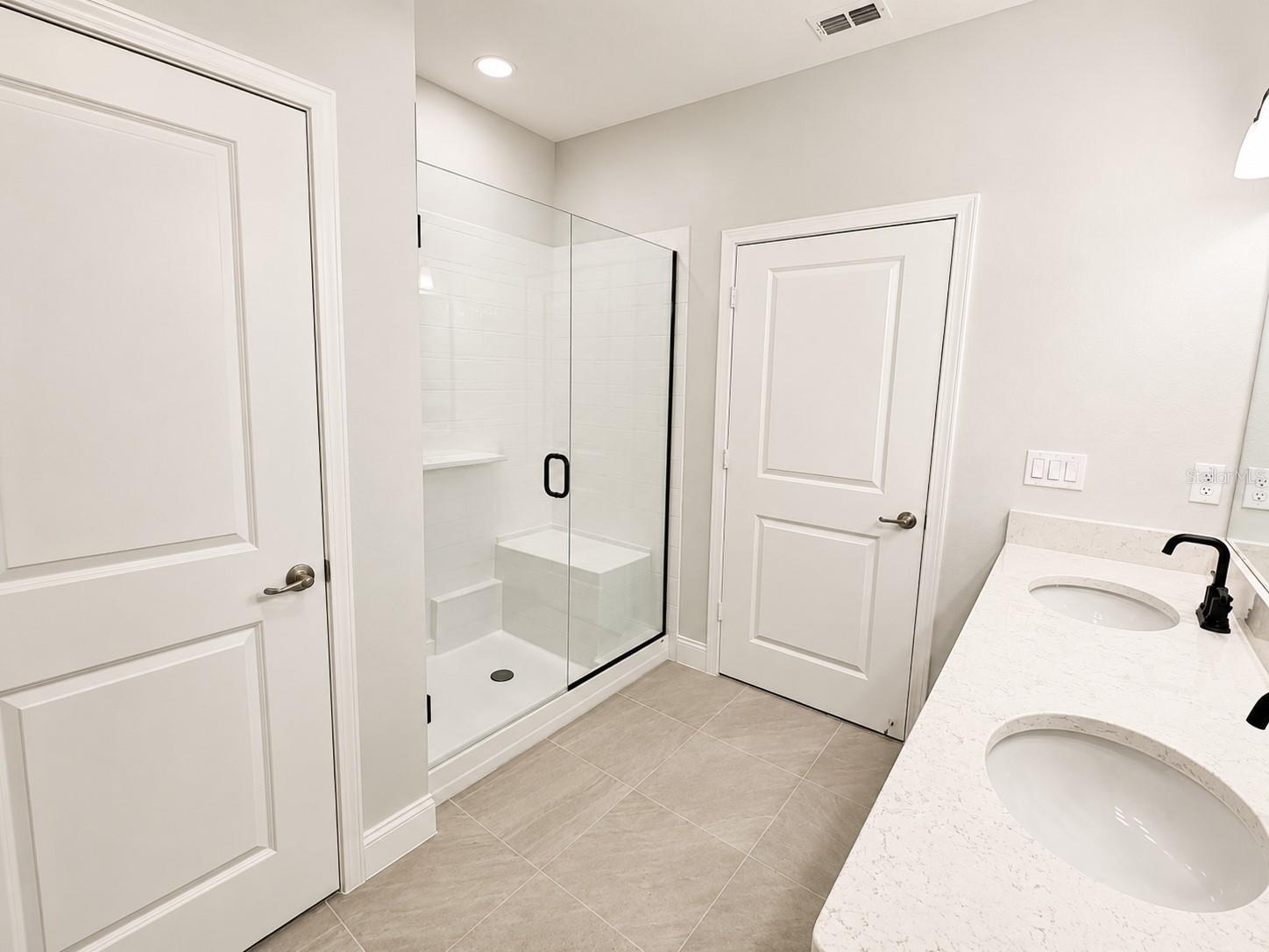 7545 Laureate Blvd #7301 Property Photo 18