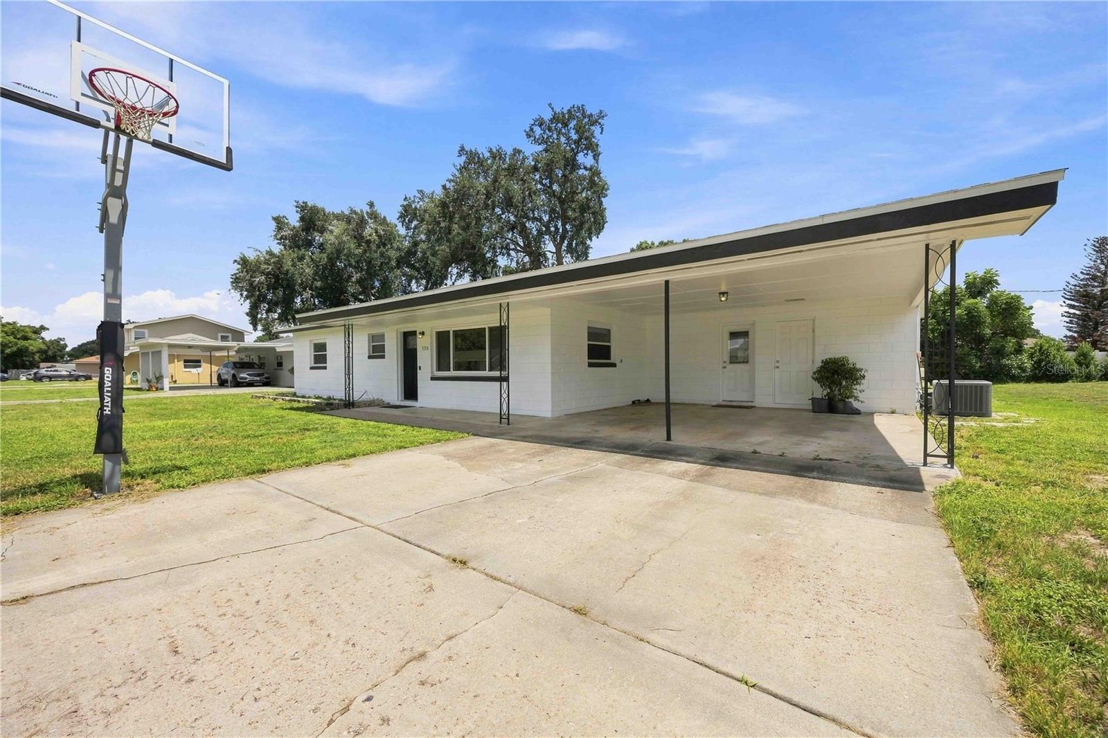 136 Whitman Rd Property Photo 2