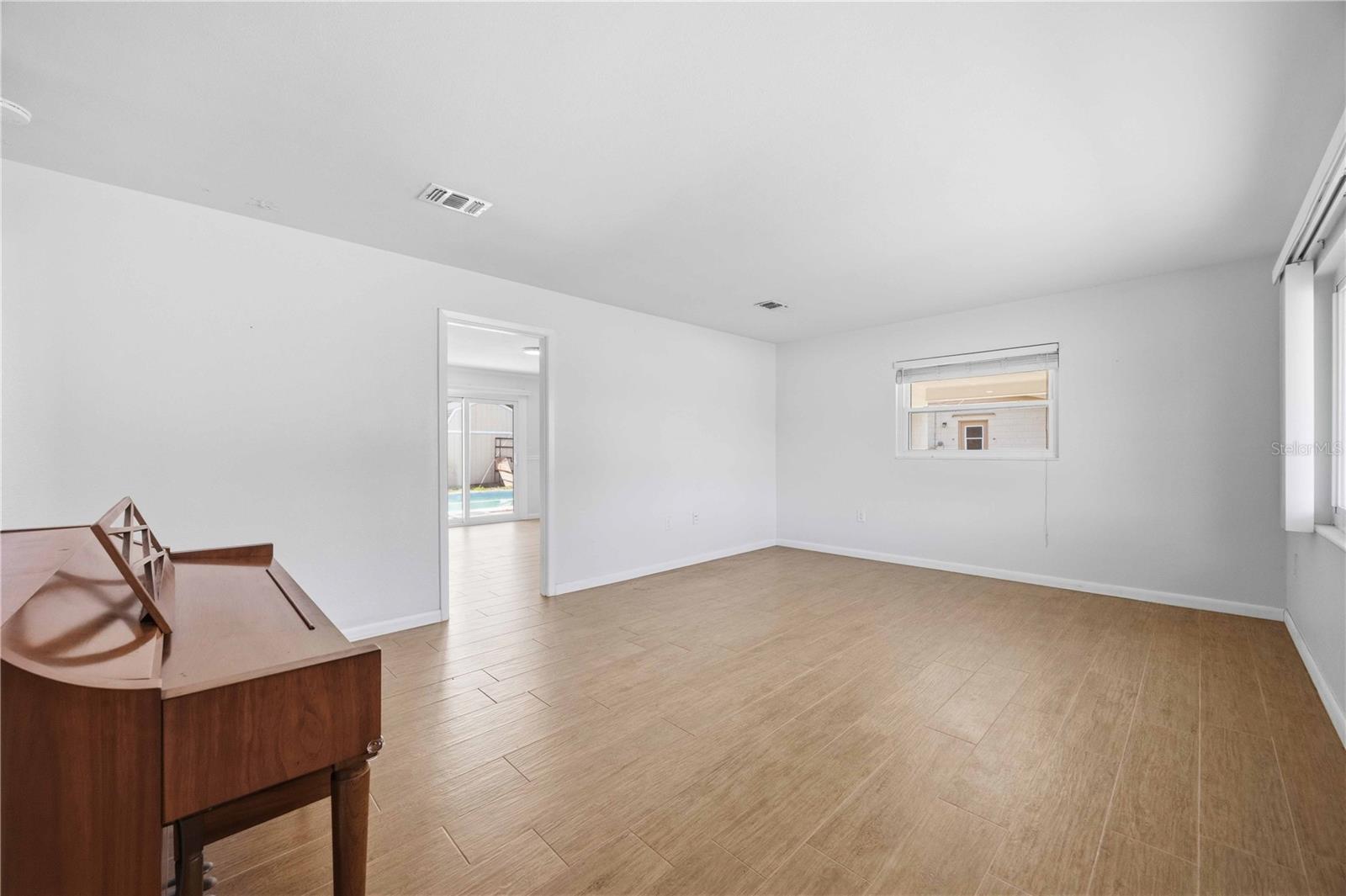 136 Whitman Rd Property Photo 10